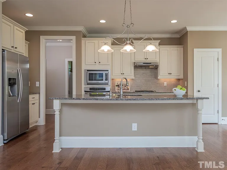 80c94e744fc173ce35c3a8c005afe300-cc_ft_768