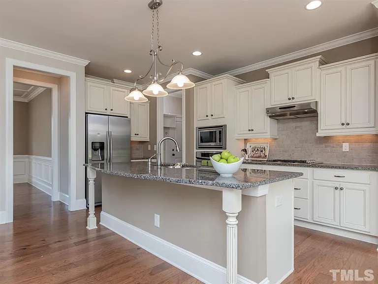 f7fb806cbbcb9c62f89740cdd700f88e-cc_ft_768