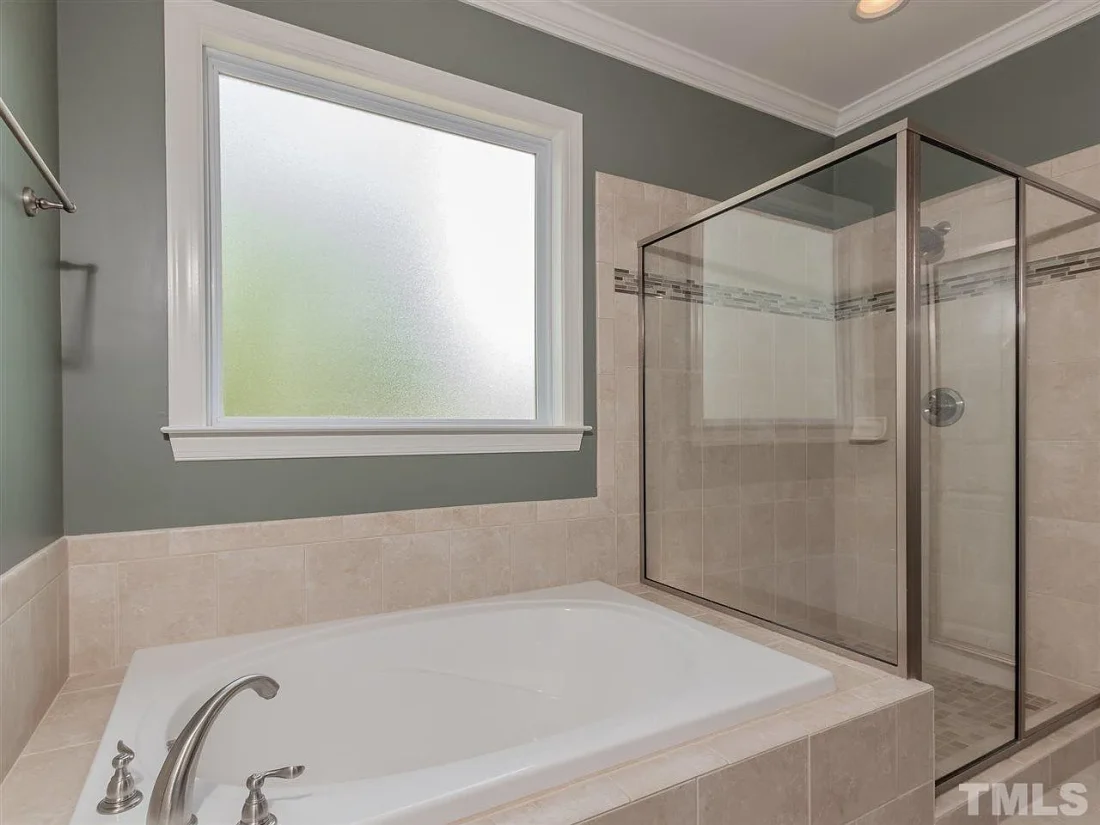 607780125c5bf7fccfed185ee61a8035-cc_ft_1536