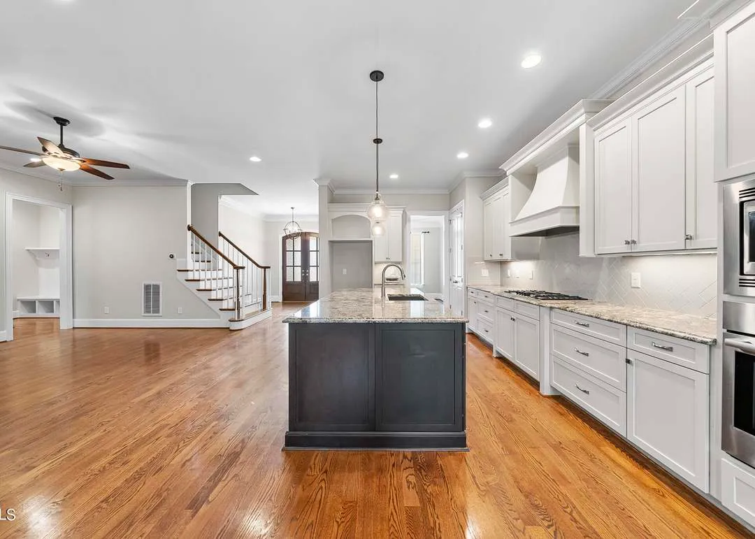 genMid.10042168_15_0