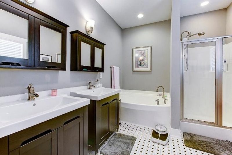 Spacious 3-Bedroom Single-Story House Plan with Detached Garage