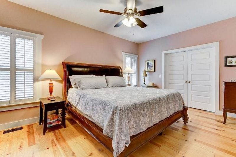 Spacious 3-Bedroom Single-Story House Plan with Detached Garage