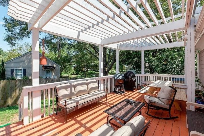 Spacious 3-Bedroom Single-Story House Plan with Detached Garage