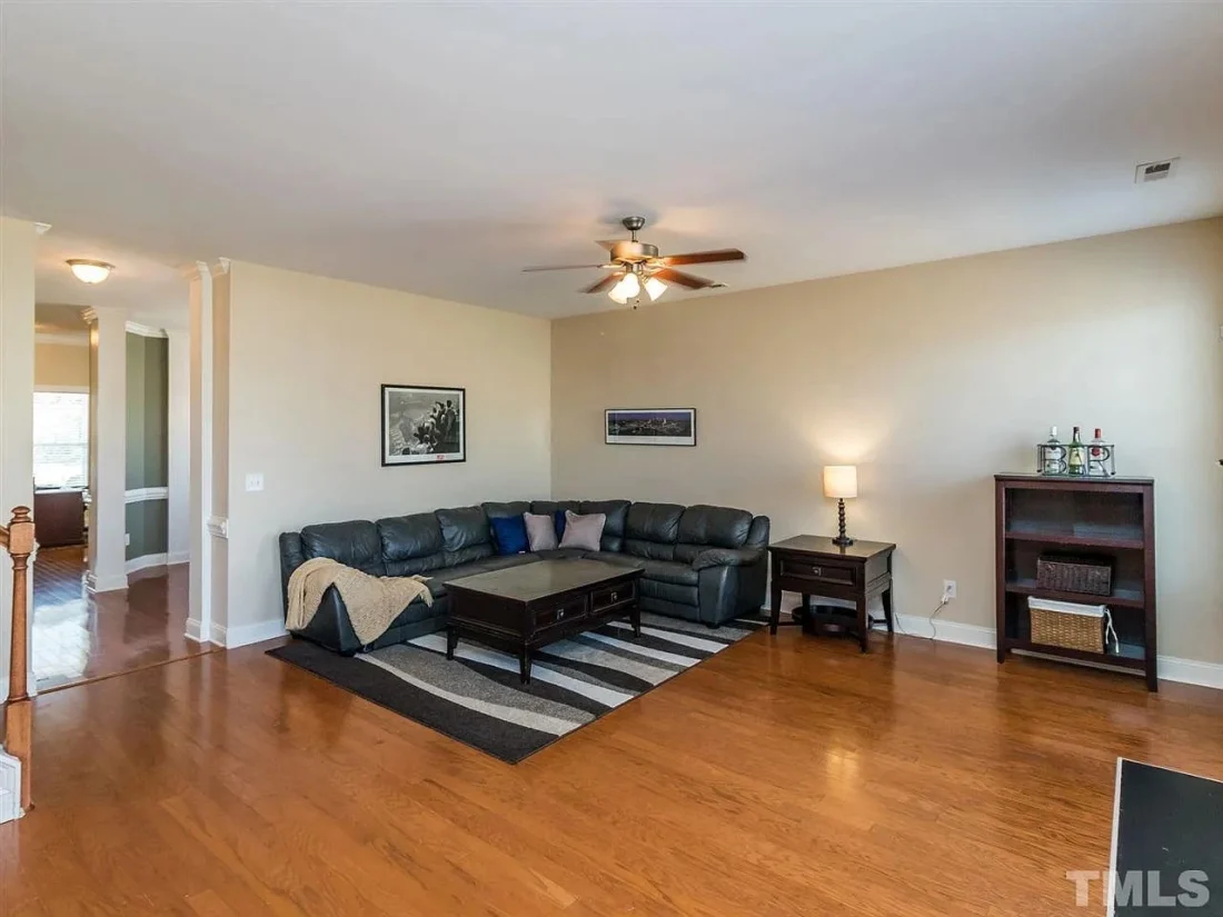 8a77155fbb59f9d5f1e39cf16b0ff5bd-cc_ft_1536