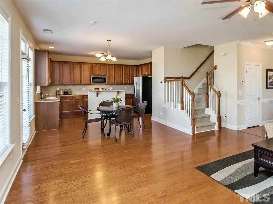 ab35507f616ea579080e65cc850b5925-cc_ft_1152