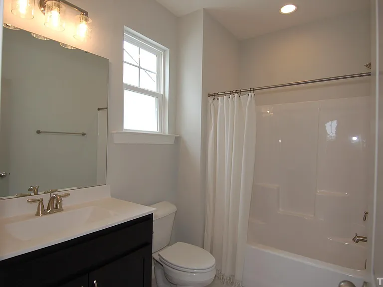 7af84f553271e7ad1b2301e912d5b949-cc_ft_768