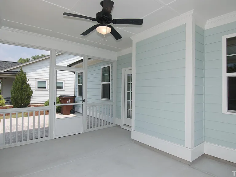 f3cfc855b16a4959e6a5c395e6dc82d4-cc_ft_768