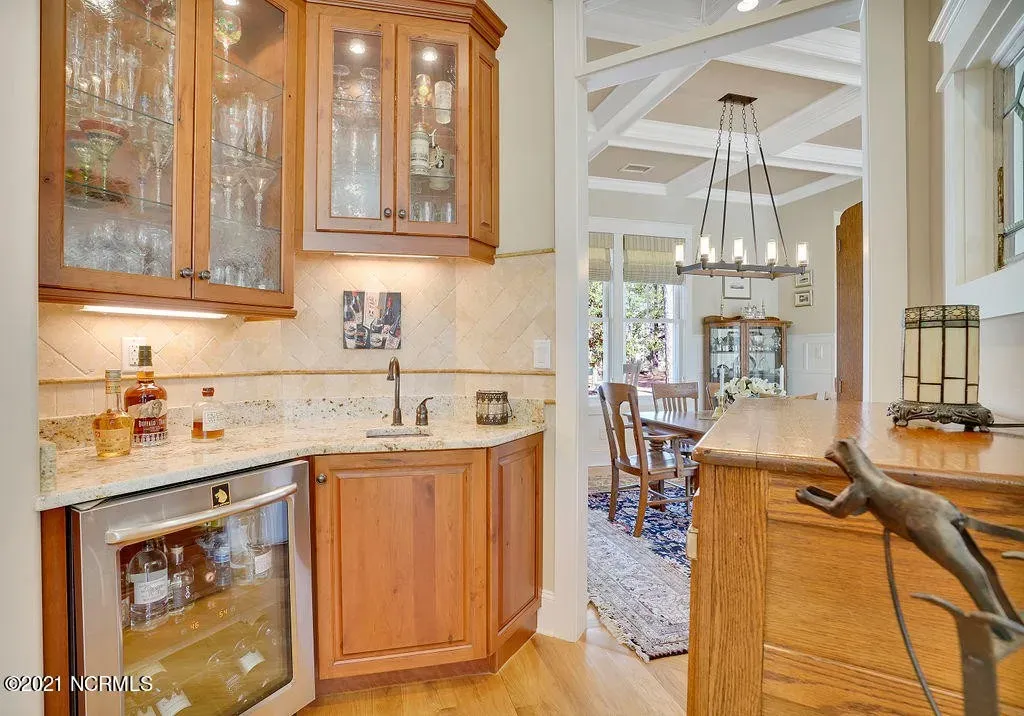 e9573b52a6743ac35a0fa4f7d6df05ddl-m9353520rd-w1280_h960