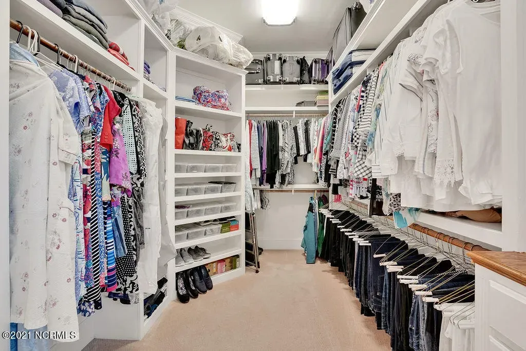 e9573b52a6743ac35a0fa4f7d6df05ddl-m836168664rd-w1280_h960