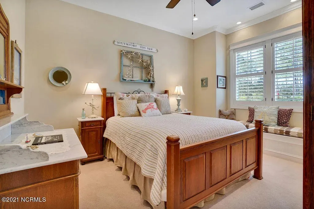 e9573b52a6743ac35a0fa4f7d6df05ddl-m1445517720rd-w1280_h960