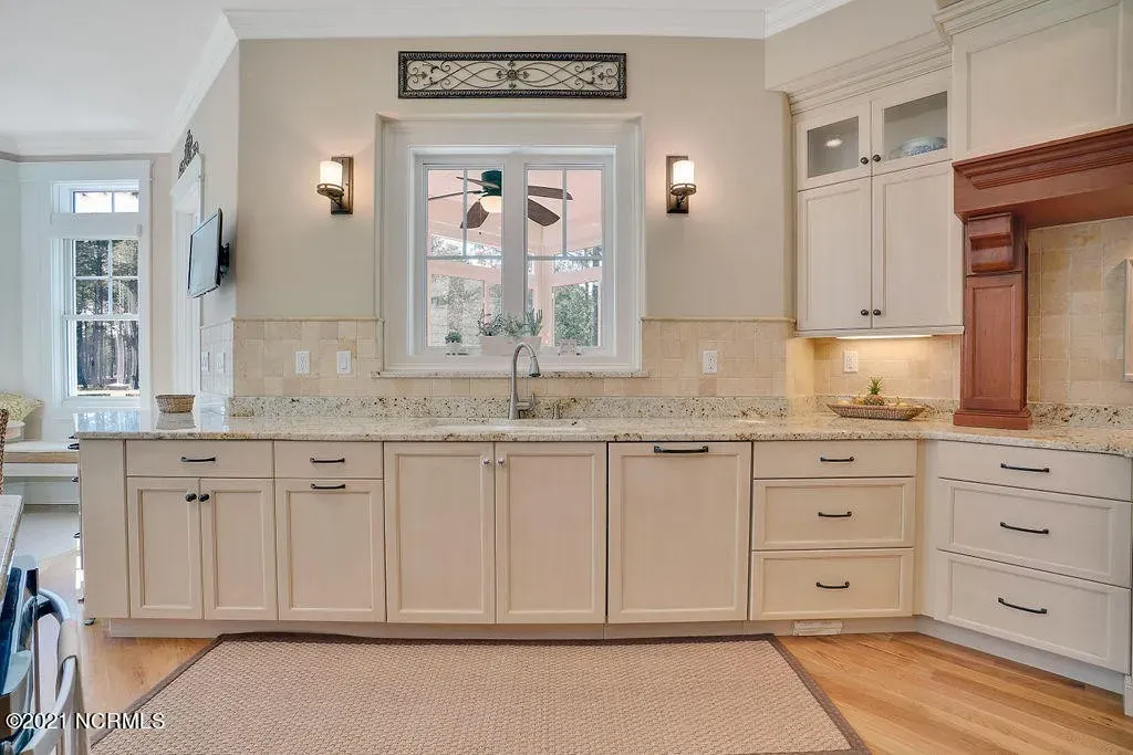 e9573b52a6743ac35a0fa4f7d6df05ddl-m1823697948rd-w1280_h960