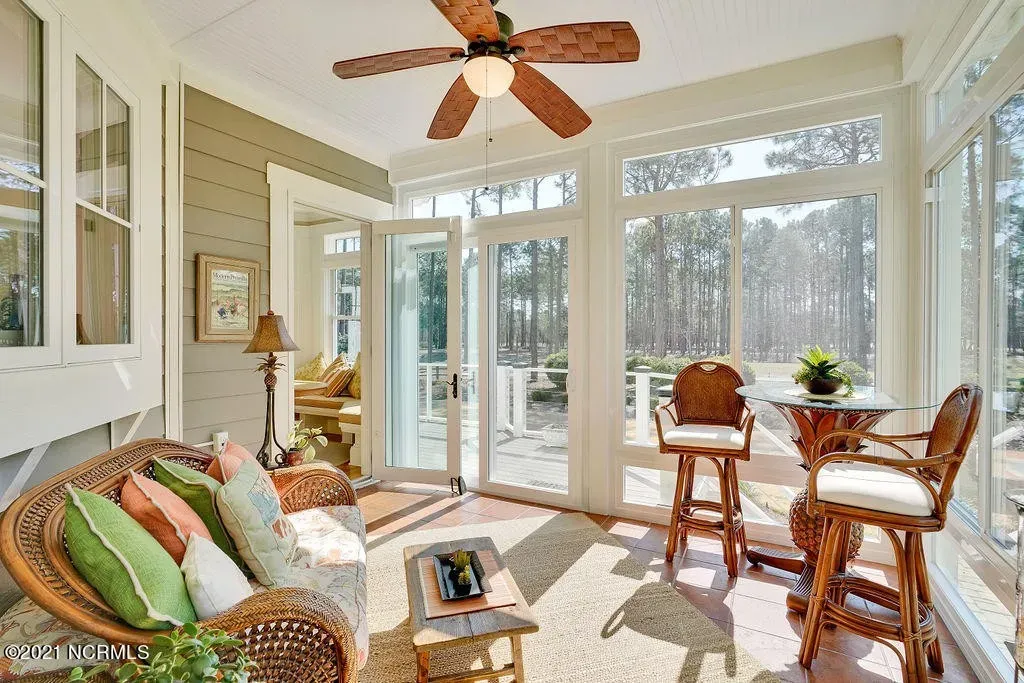 e9573b52a6743ac35a0fa4f7d6df05ddl-m2333983337rd-w1280_h960