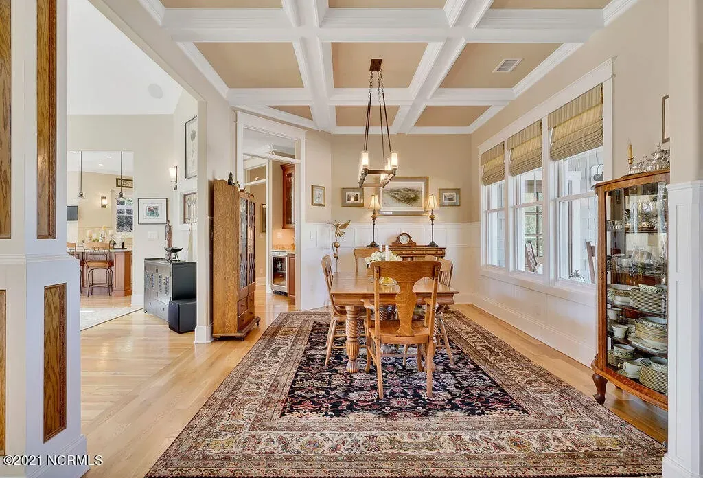 e9573b52a6743ac35a0fa4f7d6df05ddl-m3032713865rd-w1280_h960