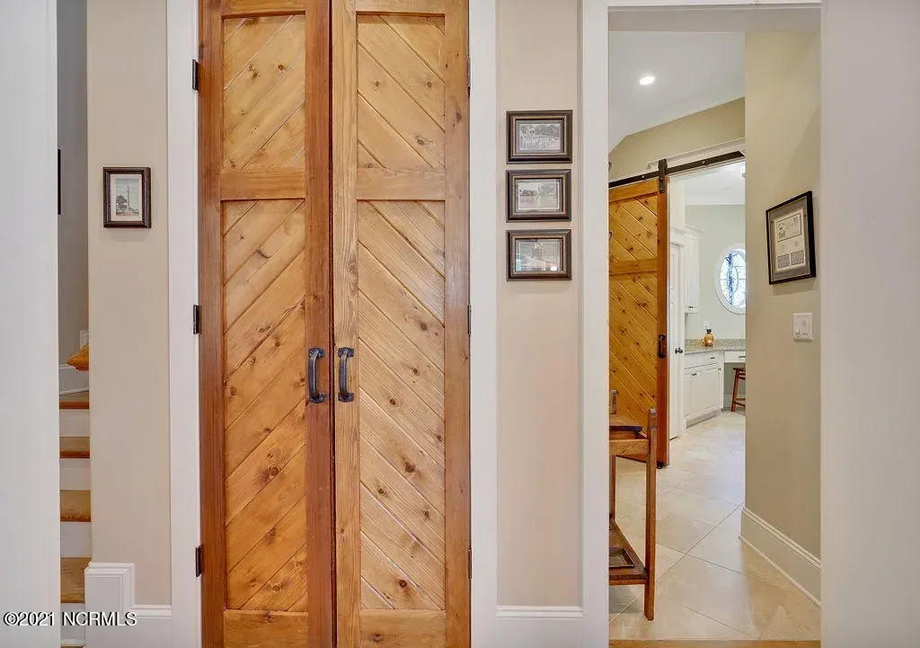 e9573b52a6743ac35a0fa4f7d6df05ddl-m3837878760rd-w1280_h960