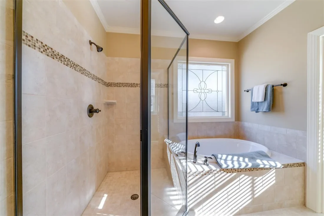 MODERN CRAFTSMAN (15)