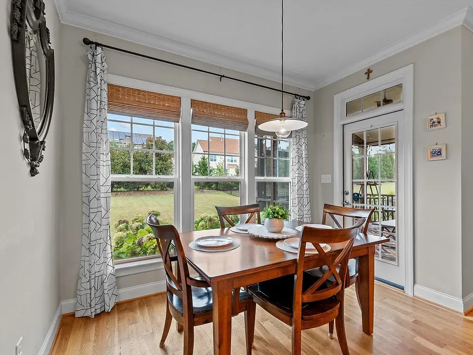 MODERN CRAFTSMAN (4)