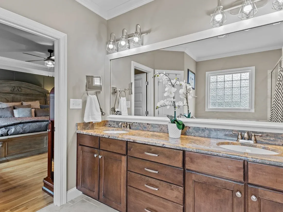 MODERN CRAFTSMAN (10)