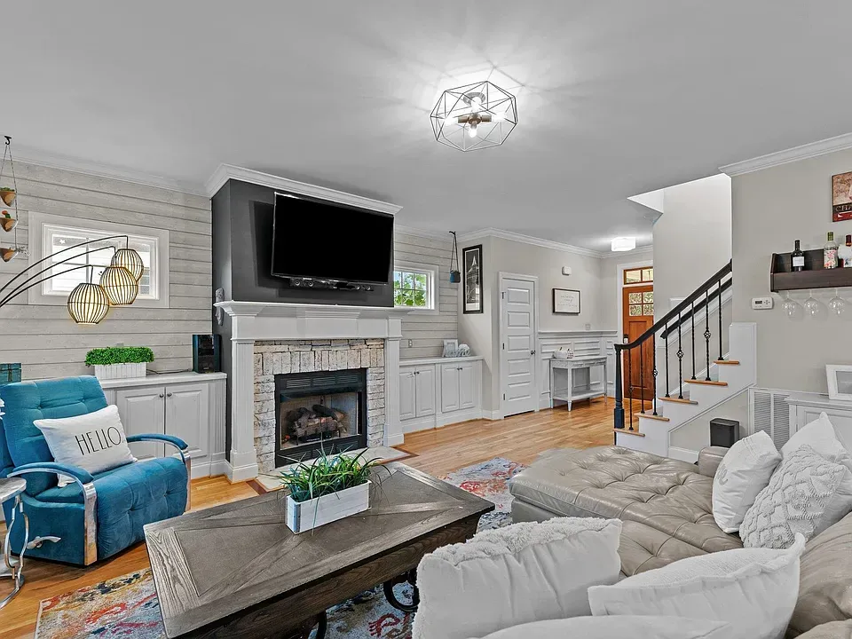 MODERN CRAFTSMAN (40)