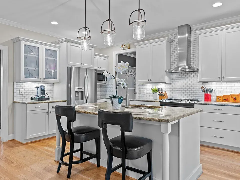 MODERN CRAFTSMAN (42)