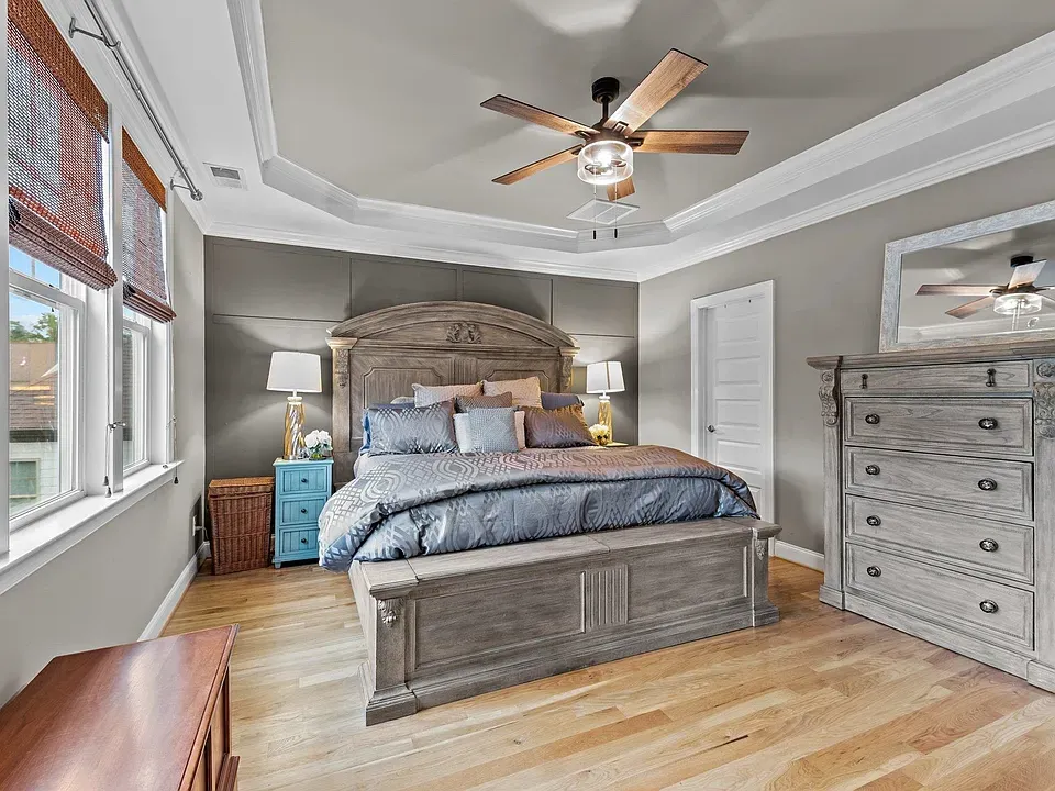 MODERN CRAFTSMAN (49)