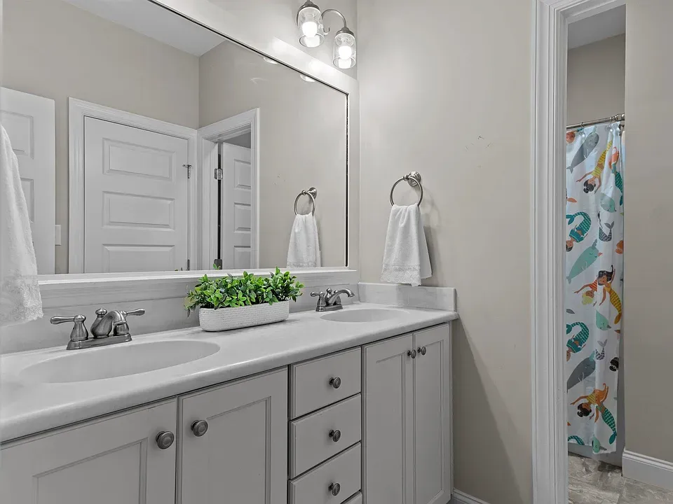 MODERN CRAFTSMAN (51)