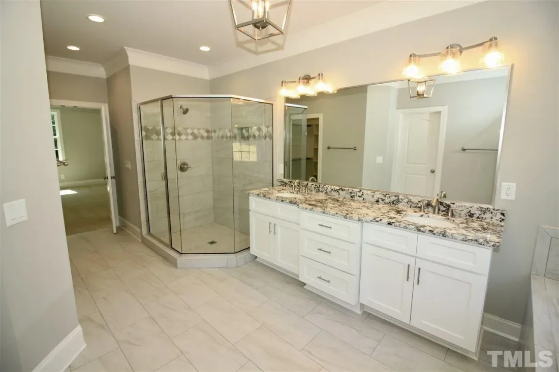 imageye___-_79b023d644b14aefa3883a6f1c559c2bl-m18rd-w1280_h960