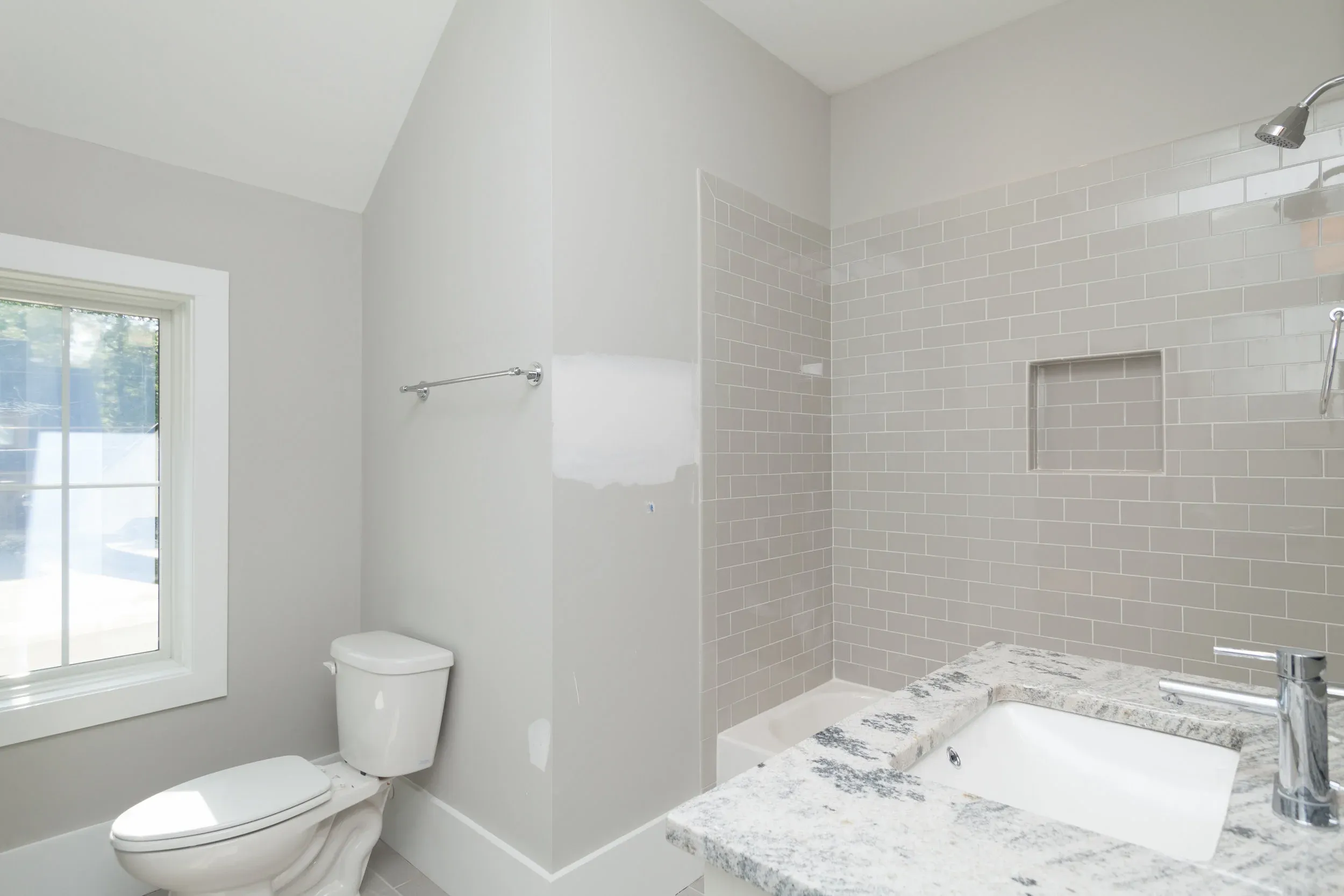 031_Hall+Bath