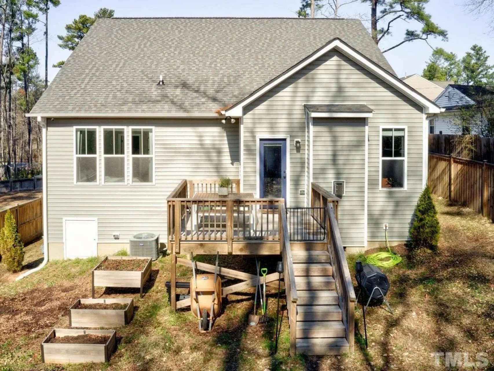 Beautiful Craftsman house Plan with Spacious Floor Design