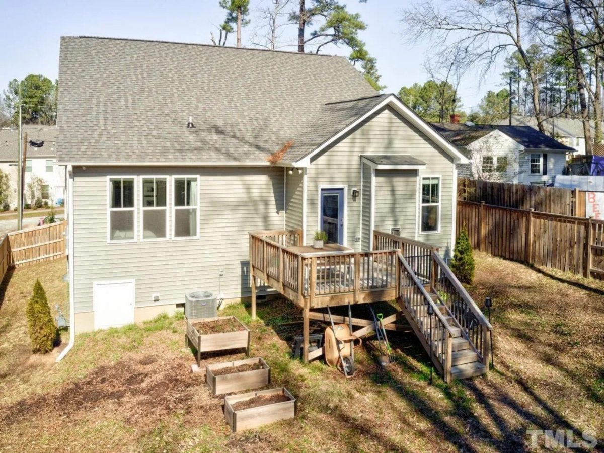 Beautiful Craftsman house Plan with Spacious Floor Design