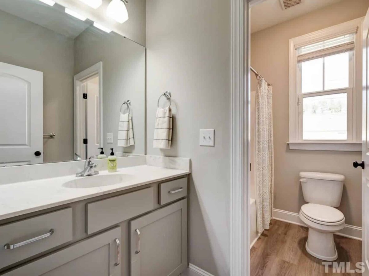 Beautiful Craftsman house Plan with Spacious Floor Design