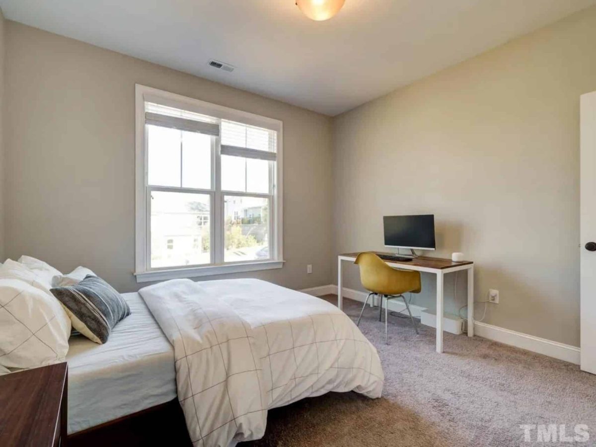 Beautiful Craftsman house Plan with Spacious Floor Design