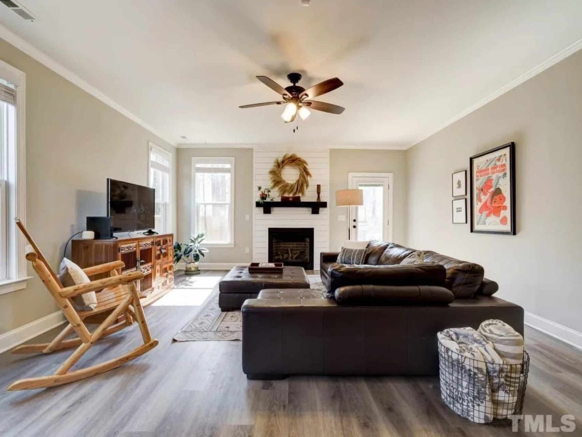 Beautiful Craftsman house Plan with Spacious Floor Design