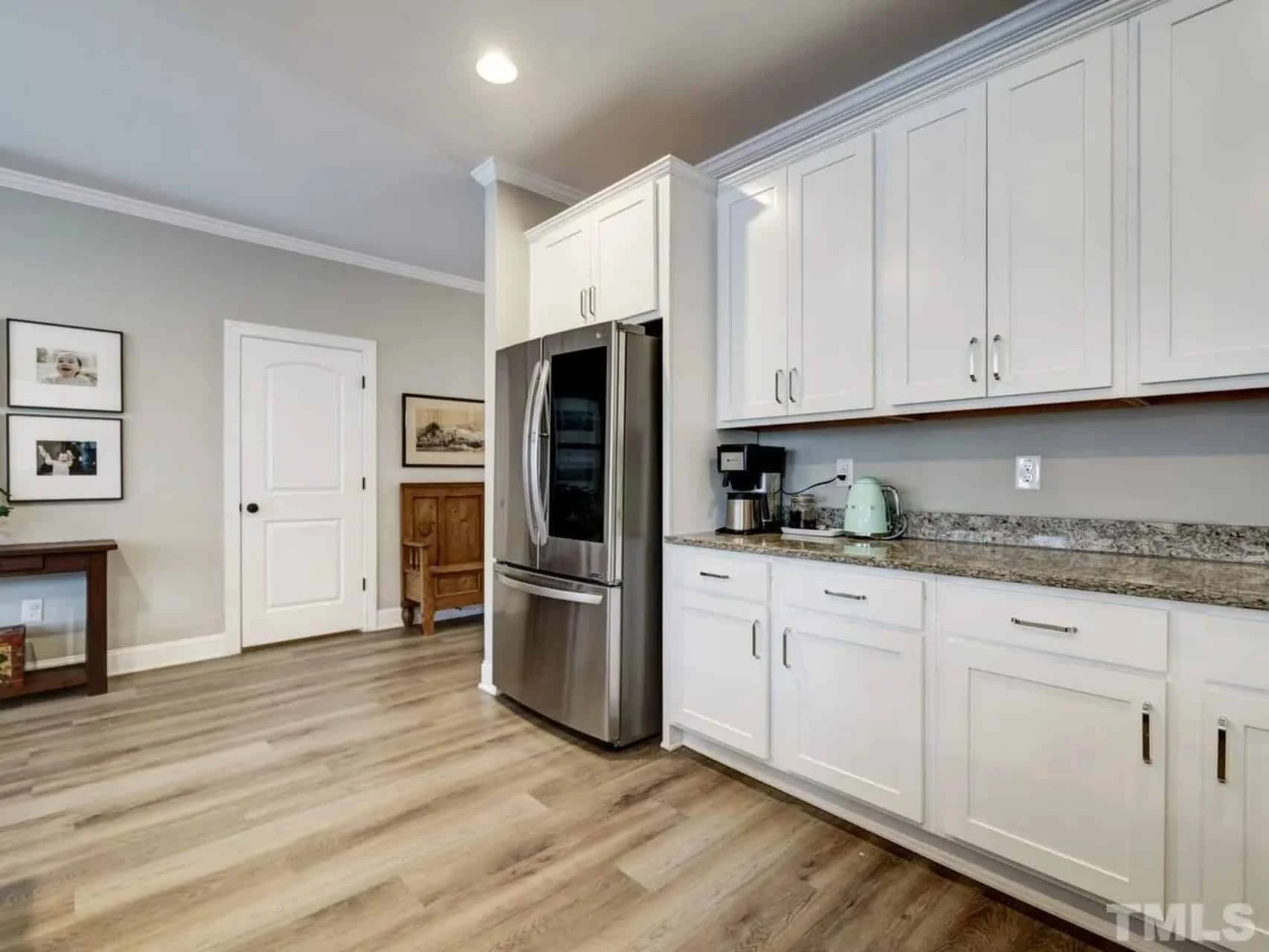 Beautiful Craftsman house Plan with Spacious Floor Design