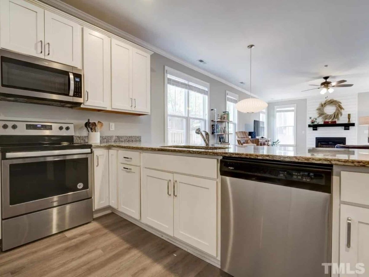 Beautiful Craftsman house Plan with Spacious Floor Design