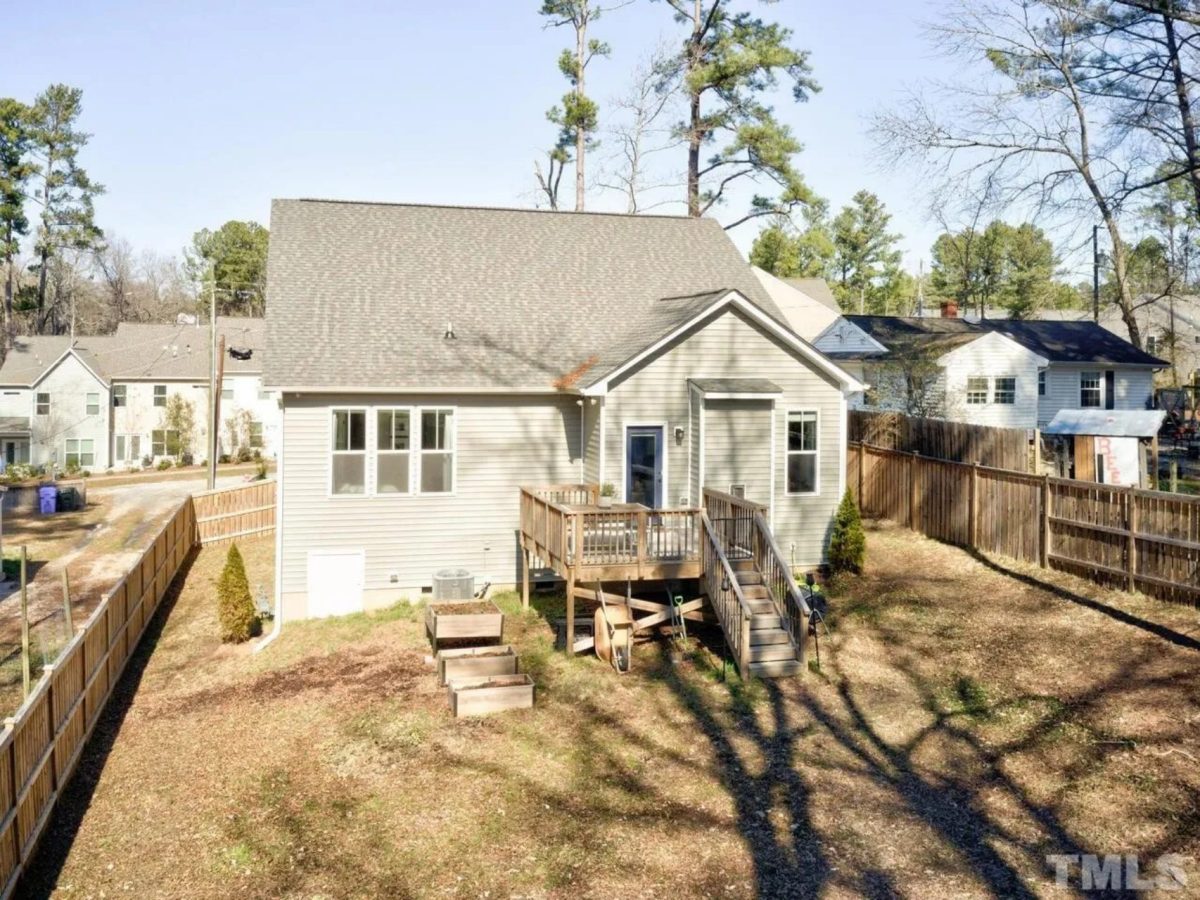 Beautiful Craftsman house Plan with Spacious Floor Design