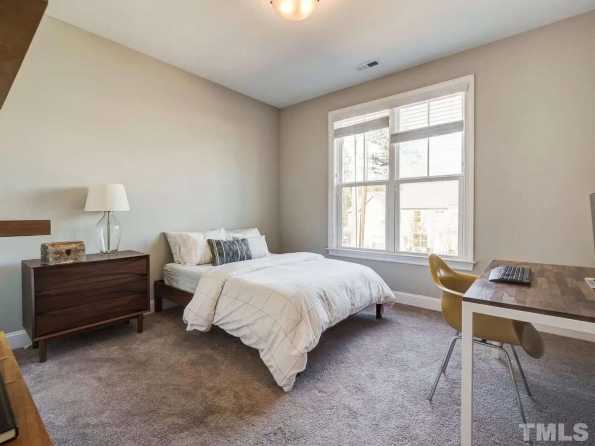 Beautiful Craftsman house Plan with Spacious Floor Design