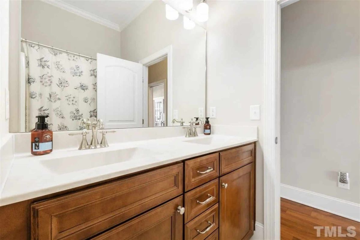 Spacious 3-Bedroom house Plan with Blueprint and CAD Designs