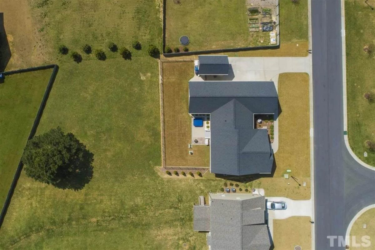 Spacious 3-Bedroom house Plan with Blueprint and CAD Designs