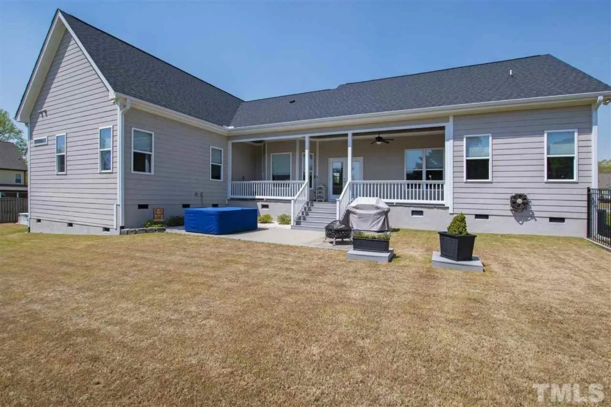 Spacious 3-Bedroom house Plan with Blueprint and CAD Designs