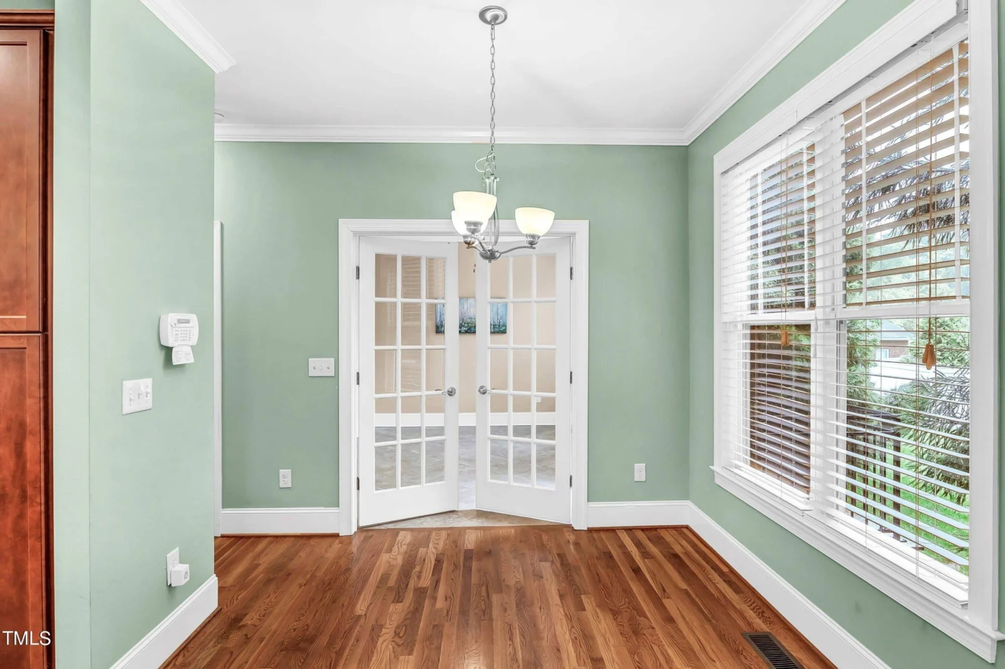 Modern 2-Bedroom Townhome Blueprint with Open Plan Design