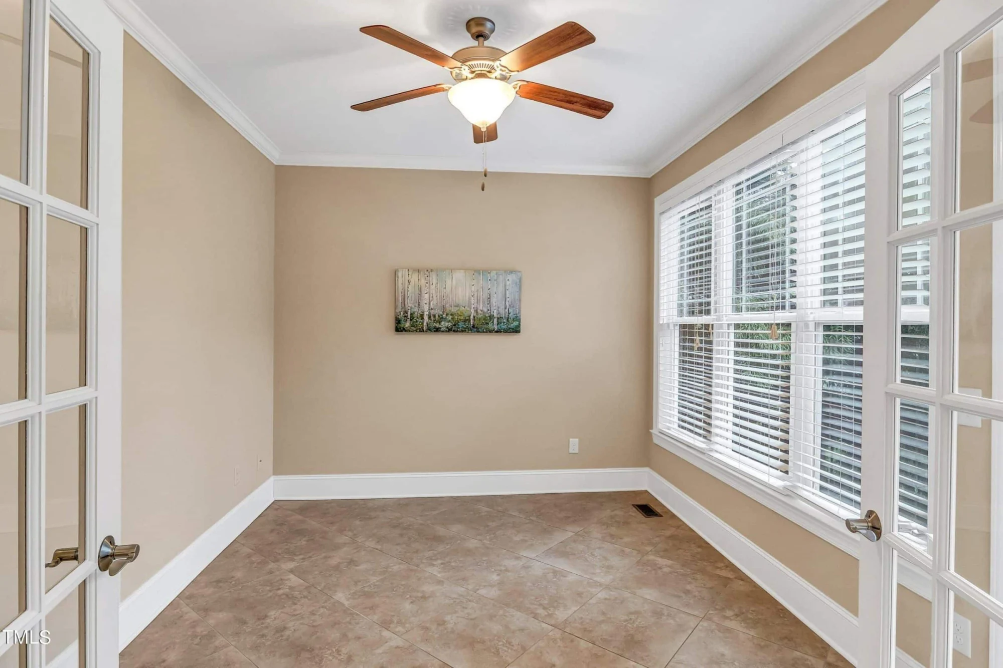 Modern 2-Bedroom Townhome Blueprint with Open Plan Design