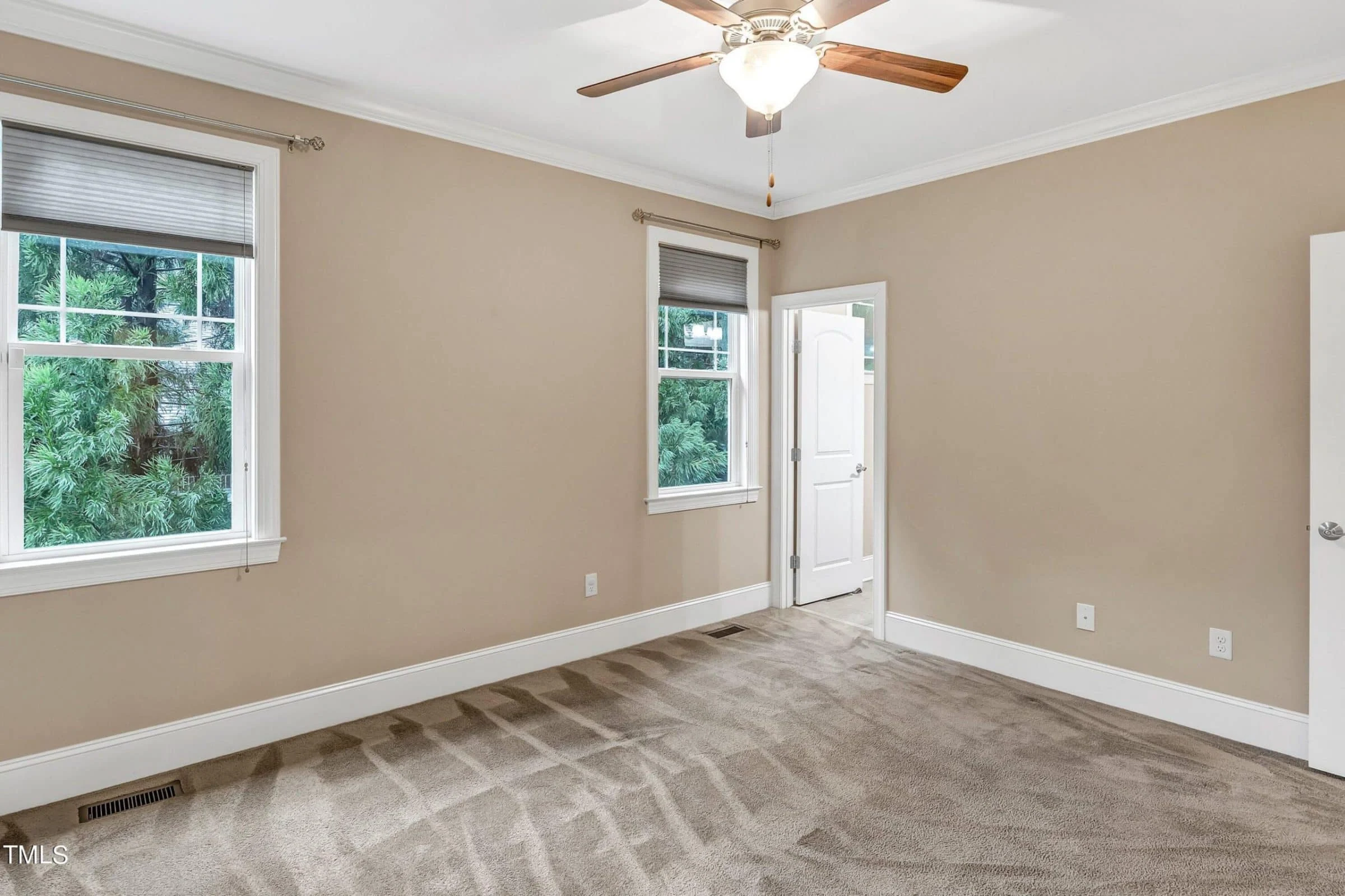 Modern 2-Bedroom Townhome Blueprint with Open Plan Design