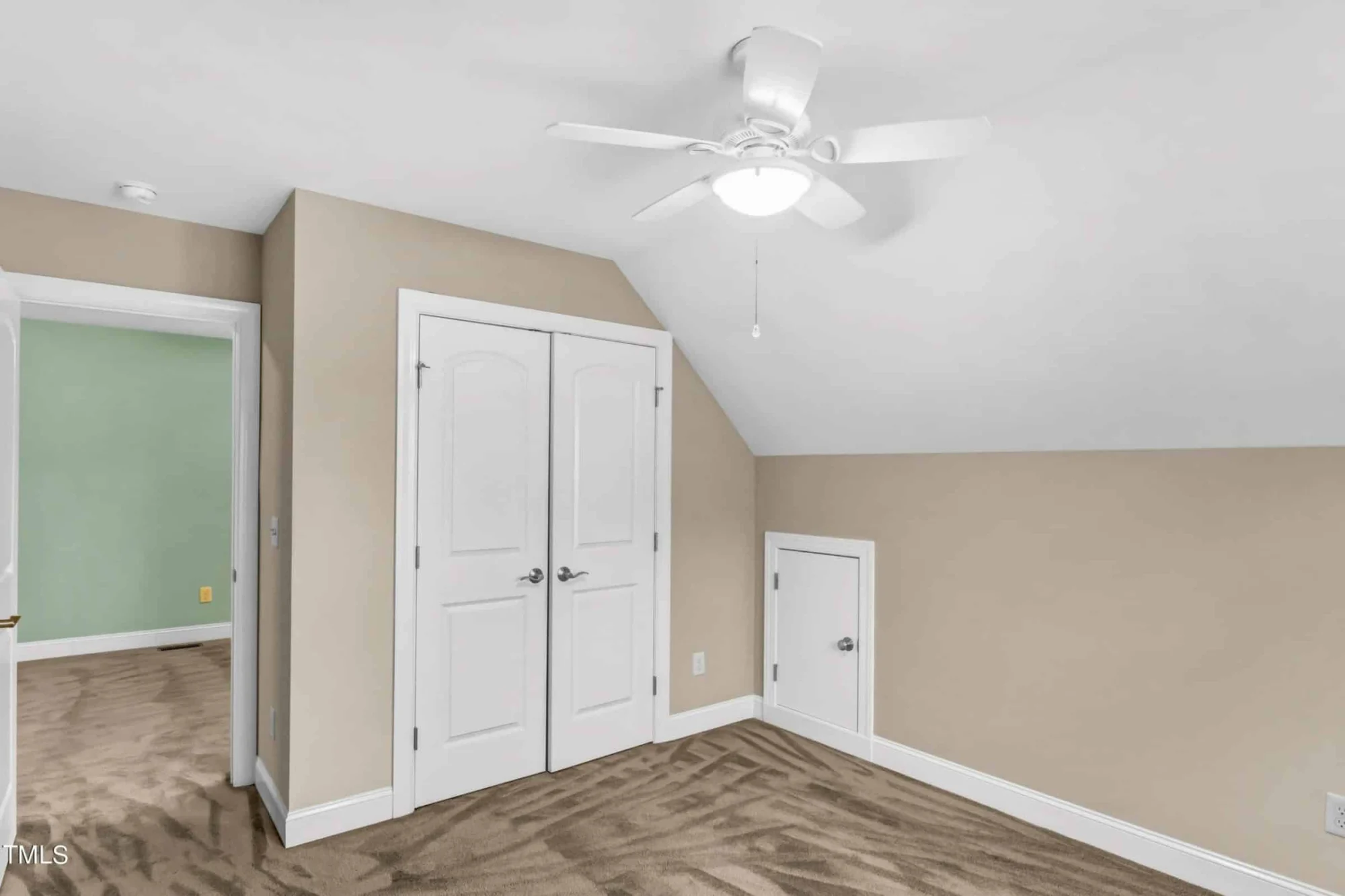 Modern 2-Bedroom Townhome Blueprint with Open Plan Design