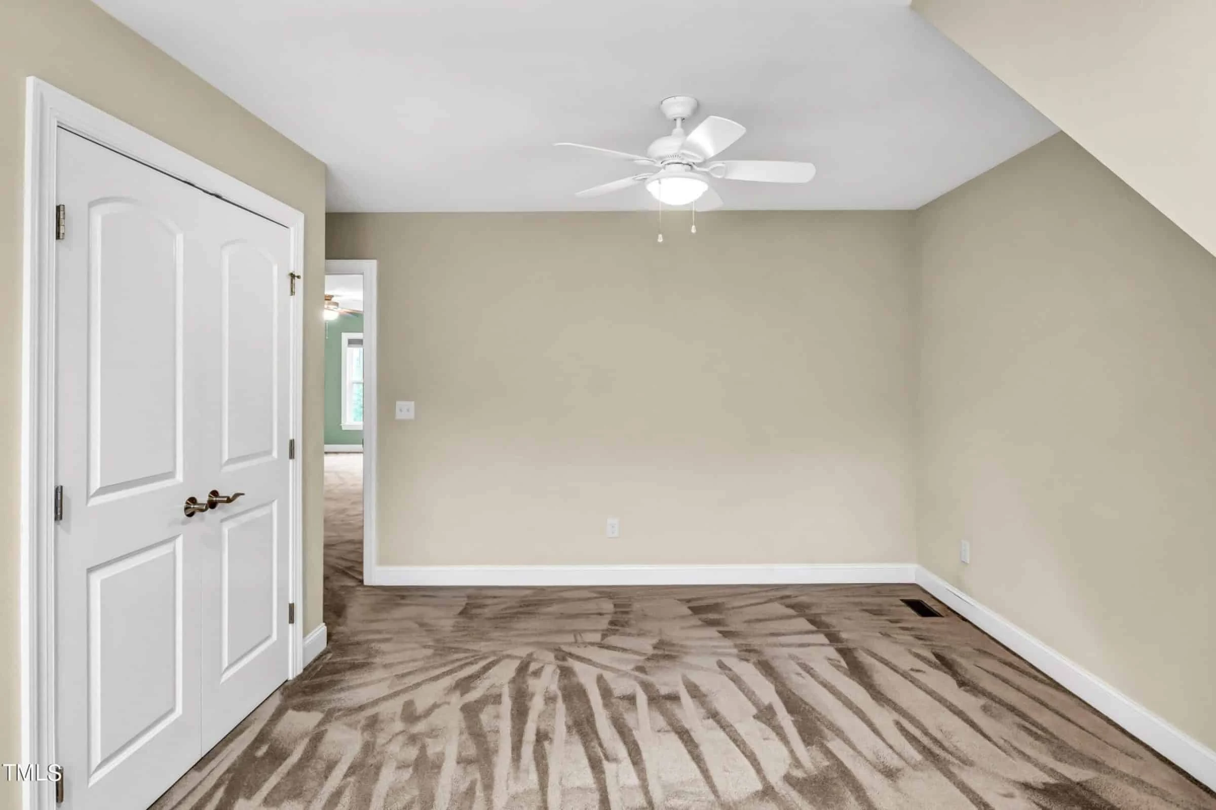 Modern 2-Bedroom Townhome Blueprint with Open Plan Design