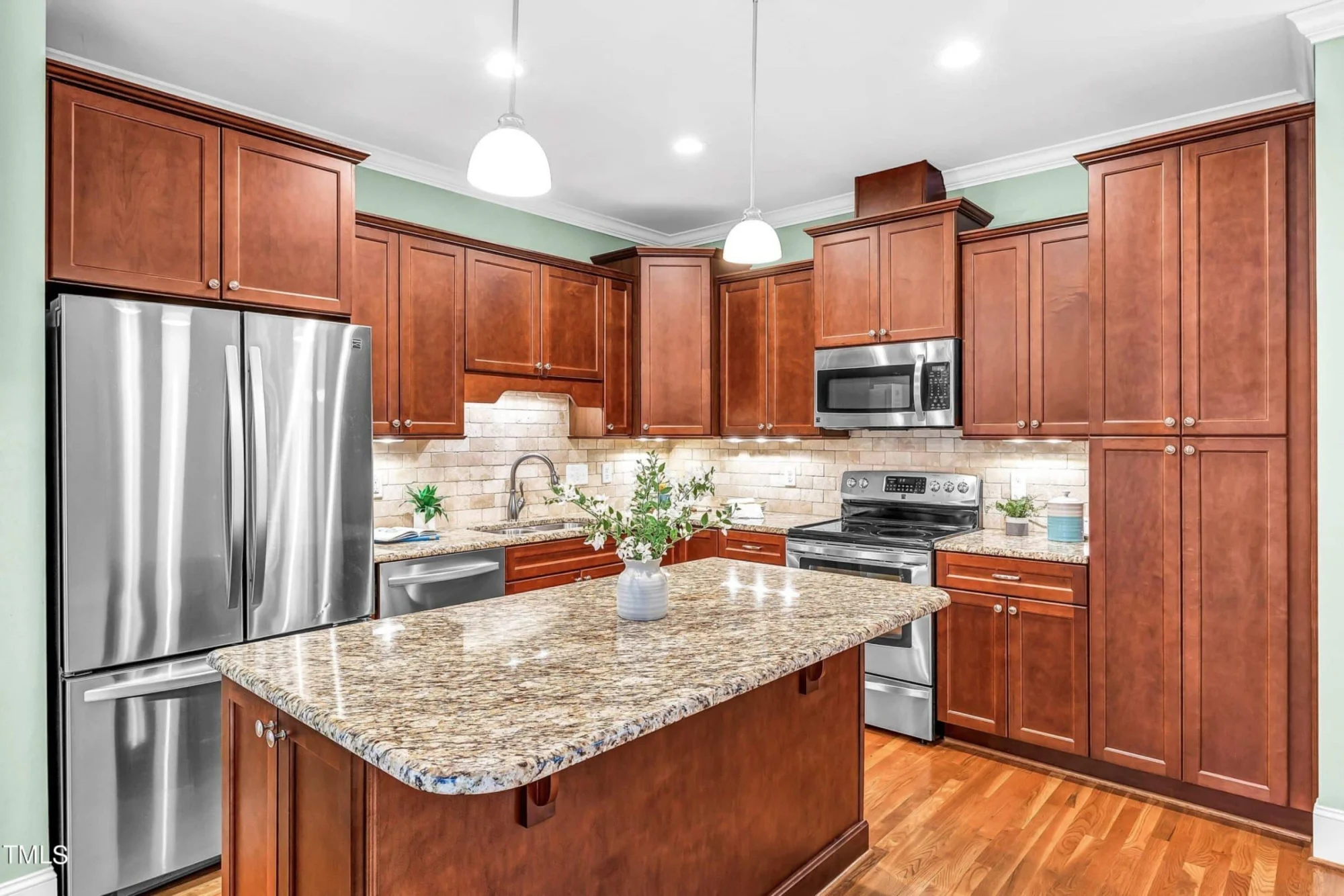 Modern 2-Bedroom Townhome Blueprint with Open Plan Design