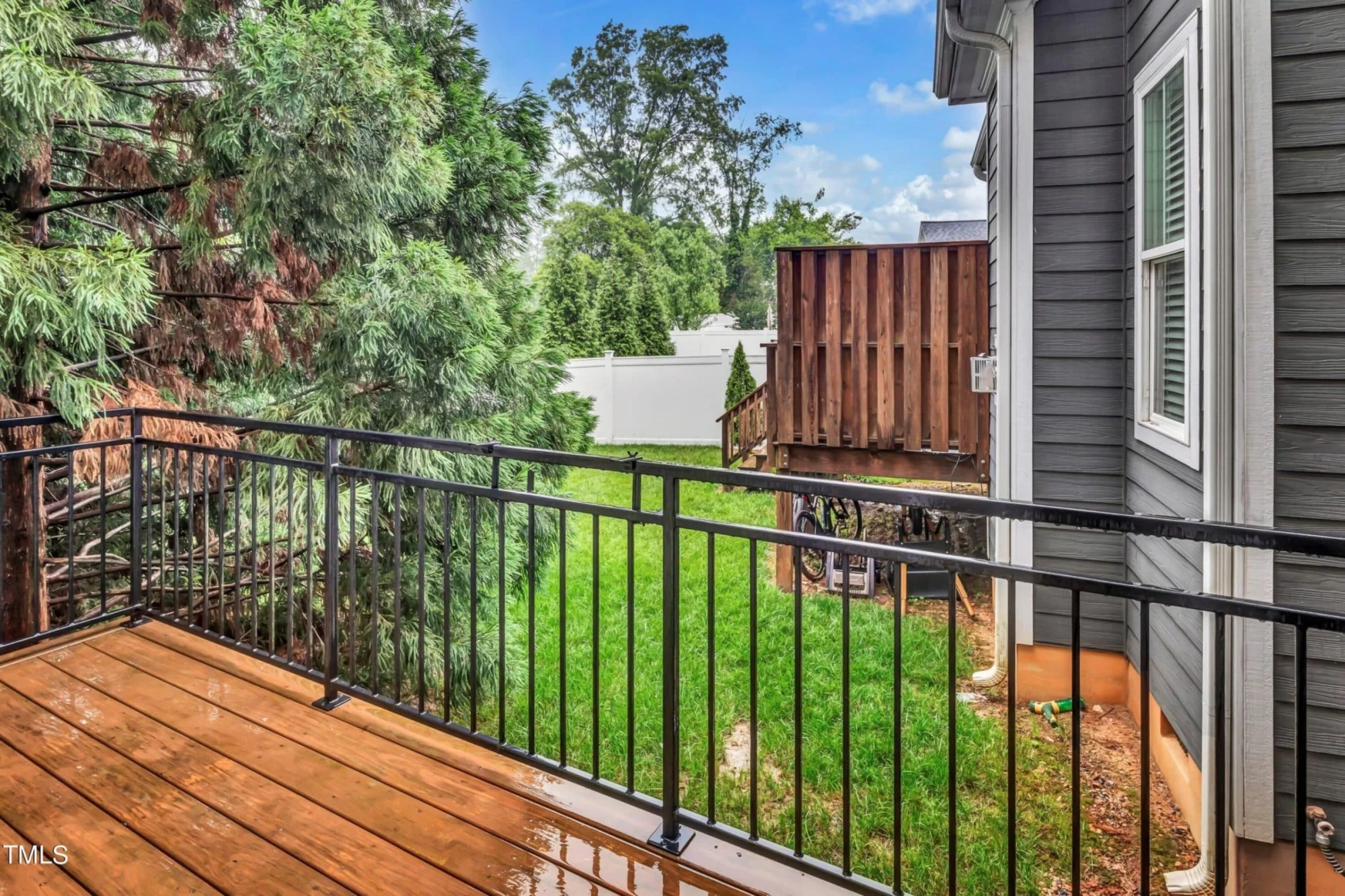 Modern 2-Bedroom Townhome Blueprint with Open Plan Design