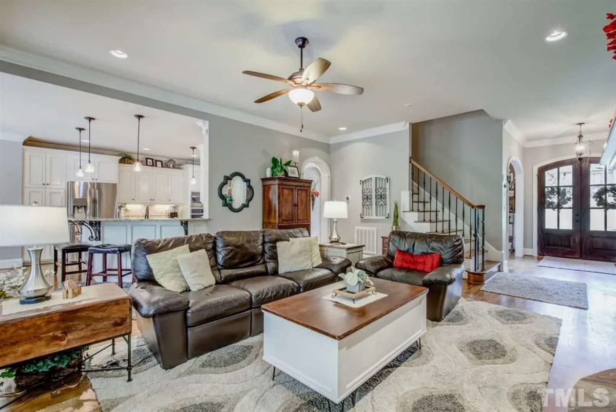 Craftsman house Plan with 2-Story Design and Spacious Blueprint