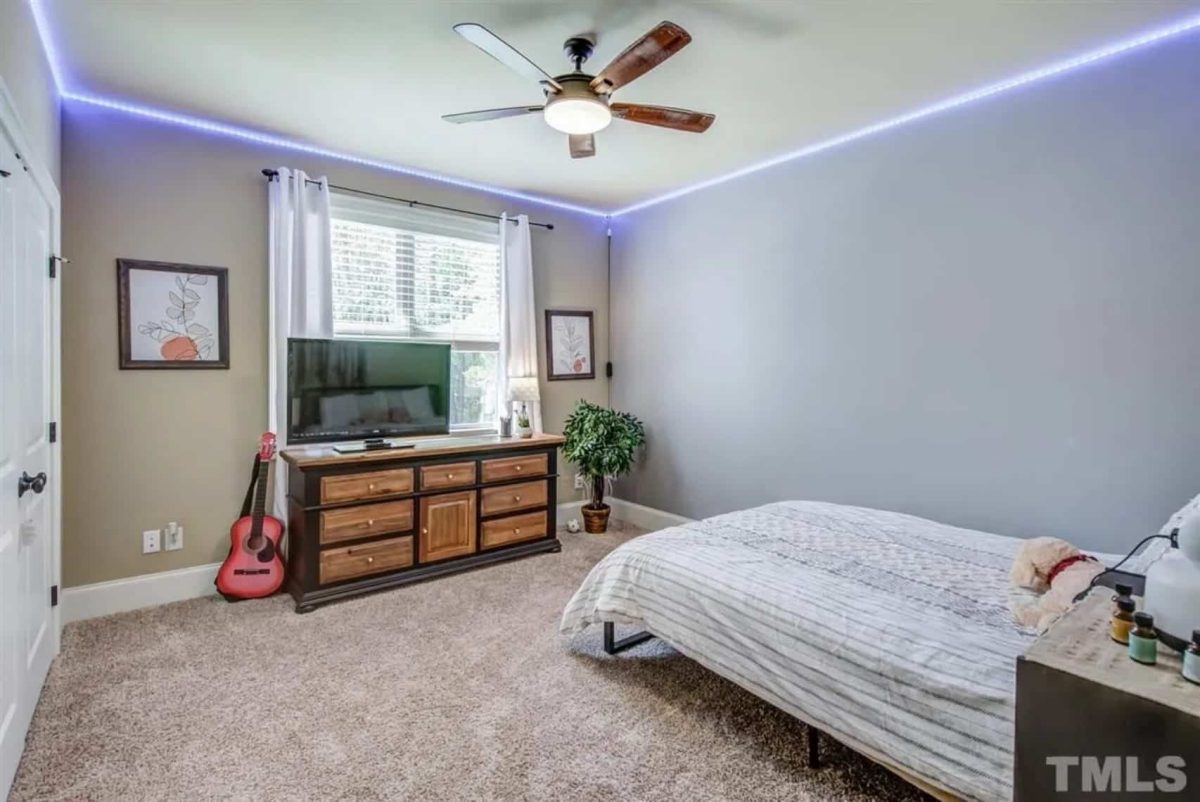 Craftsman house Plan with 2-Story Design and Spacious Blueprint