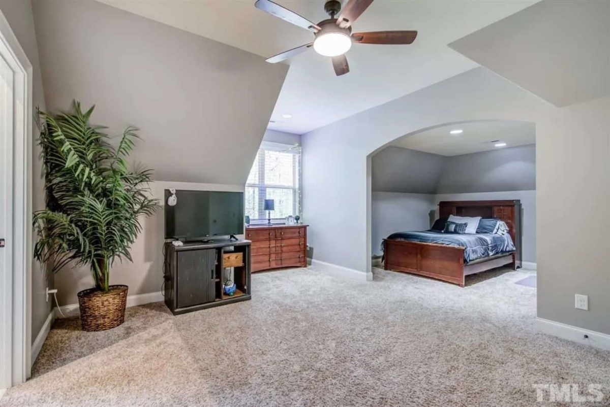 Craftsman house Plan with 2-Story Design and Spacious Blueprint