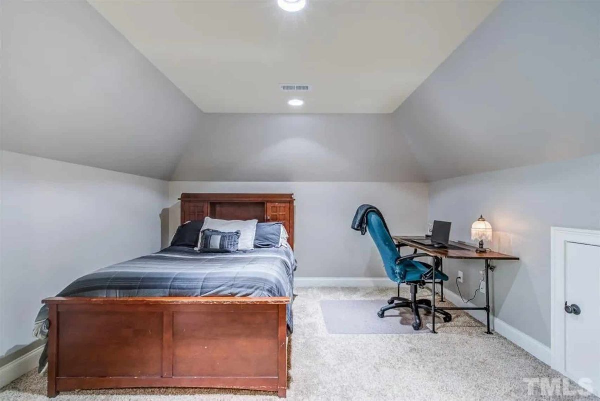 Craftsman house Plan with 2-Story Design and Spacious Blueprint